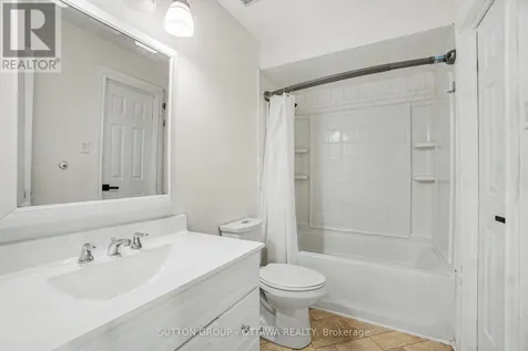 1833 Brousseau Crescent Ottawa ON K1C 2Y5