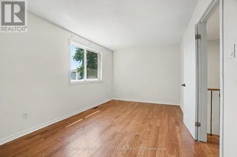 1833 Brousseau Crescent Ottawa ON K1C 2Y5