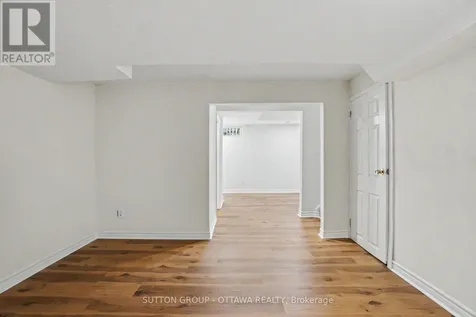 1833 Brousseau Crescent Ottawa ON K1C 2Y5