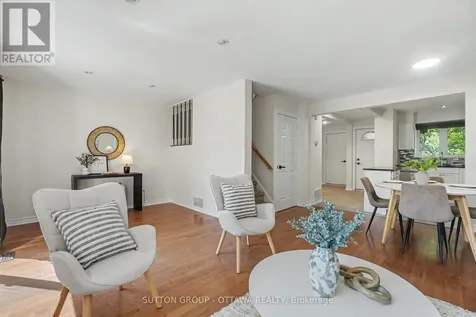 1833 Brousseau Crescent Ottawa ON K1C 2Y5