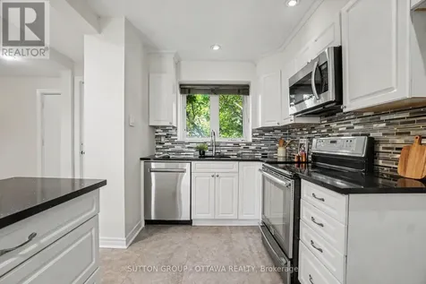 1833 Brousseau Crescent Ottawa ON K1C 2Y5
