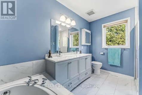 8 Wimbledon Way Ottawa ON K2K 3J2