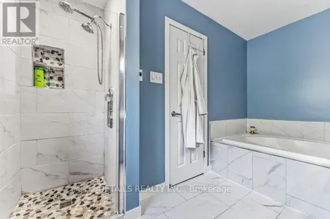 8 Wimbledon Way Ottawa ON K2K 3J2