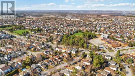 8 Wimbledon Way Ottawa ON K2K 3J2