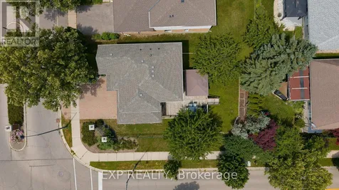 620 Munich Circle Waterloo ON N2V 2L6
