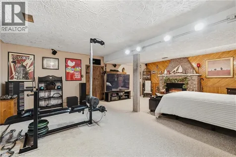 89 Geneva Crescent Kitchener ON N2E 1M8