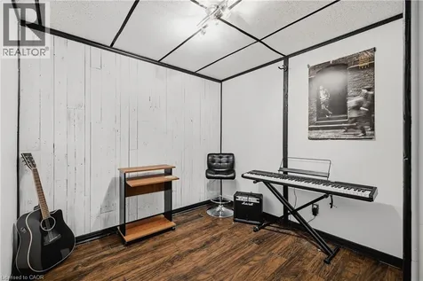 89 Geneva Crescent Kitchener ON N2E 1M8