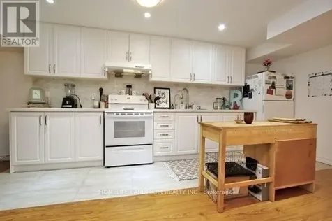 30 Thatcher Crescent East Gwillimbury ON L9N 0B8