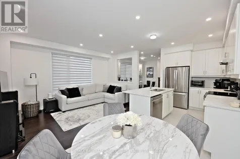 145 Fenchurch Manor Barrie ON L9J 0X1