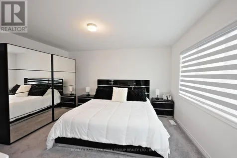 145 Fenchurch Manor Barrie ON L9J 0X1