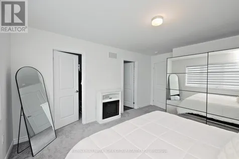 145 Fenchurch Manor Barrie ON L9J 0X1