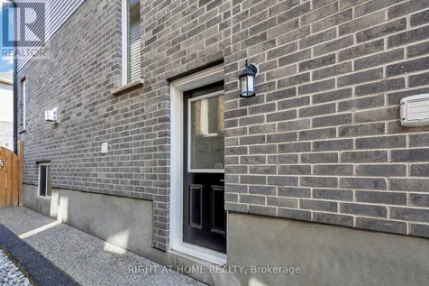 321 Carriage Way Waterloo ON N2K 0C2