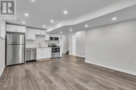 321 Carriage Way Waterloo ON N2K 0C2