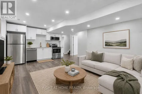 321 Carriage Way Waterloo ON N2K 0C2