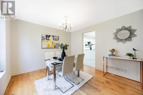 29 Keno Way Ottawa ON K2T 1H3