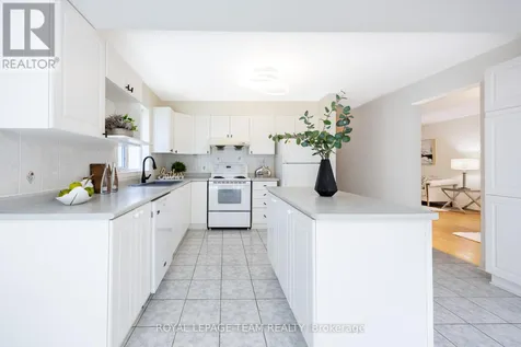29 Keno Way Ottawa ON K2T 1H3