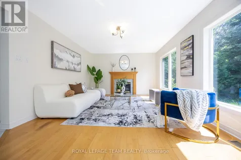 29 Keno Way Ottawa ON K2T 1H3