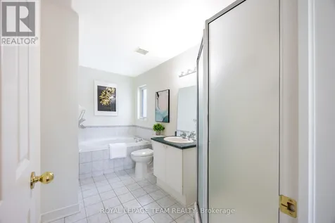 29 Keno Way Ottawa ON K2T 1H3