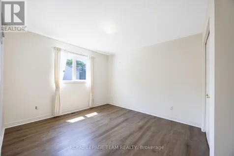 29 Keno Way Ottawa ON K2T 1H3