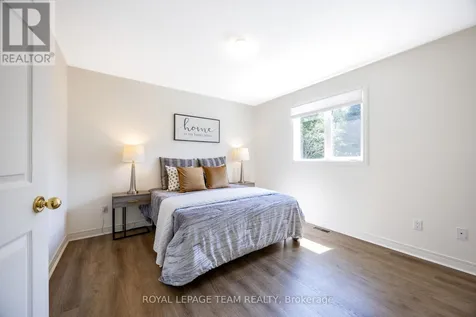29 Keno Way Ottawa ON K2T 1H3