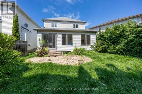 29 Keno Way Ottawa ON K2T 1H3