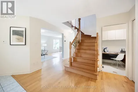 29 Keno Way Ottawa ON K2T 1H3