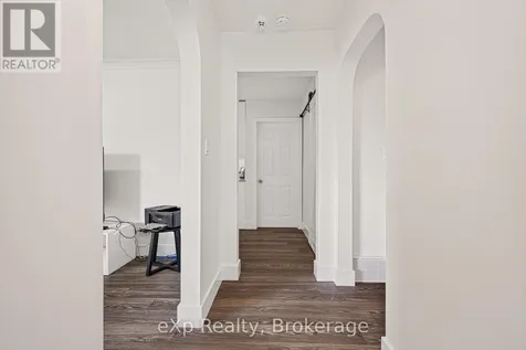 18 Willowdale Street Brantford ON N3T 5L7