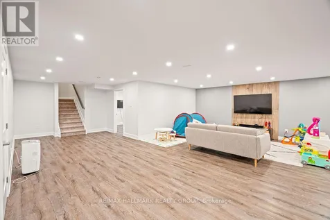 1575 Rangeland Avenue Ottawa ON K4P 0E1
