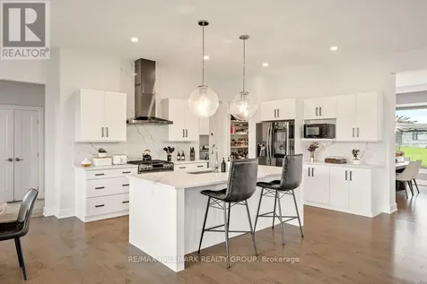 1575 Rangeland Avenue Ottawa ON K4P 0E1