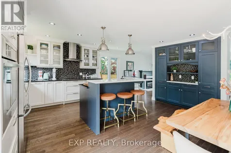 2136 Fillmore Crescent Ottawa ON K1J 6A4