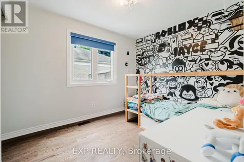 2136 Fillmore Crescent Ottawa ON K1J 6A4