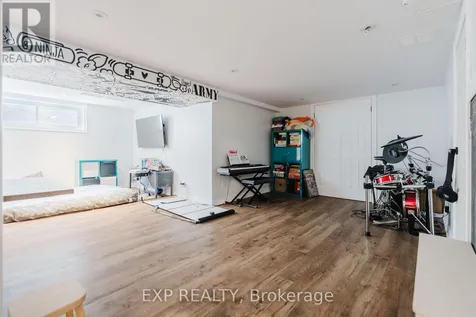 2136 Fillmore Crescent Ottawa ON K1J 6A4