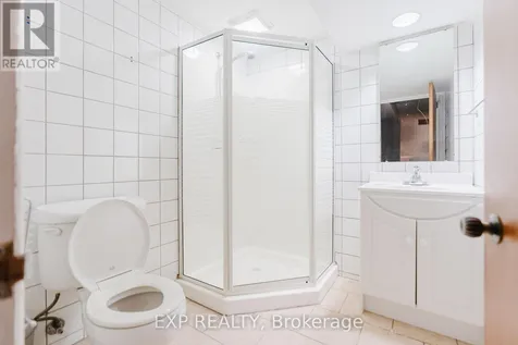 2136 Fillmore Crescent Ottawa ON K1J 6A4