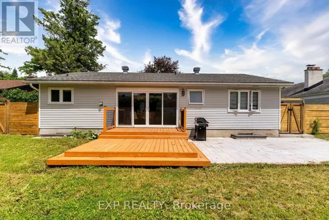 2136 Fillmore Crescent Ottawa ON K1J 6A4