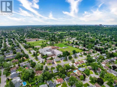 2136 Fillmore Crescent Ottawa ON K1J 6A4