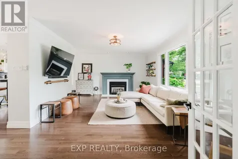 2136 Fillmore Crescent Ottawa ON K1J 6A4