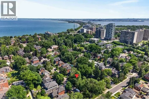 526 Burlington Avenue Burlington ON L7S 1R8