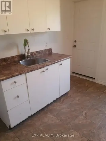 65 Kinrade Avenue Hamilton (gibson) ON L8L 6L5