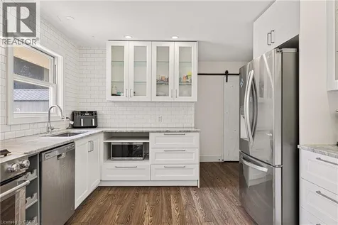 18 Willowdale Street Brantford ON N3T 5L7