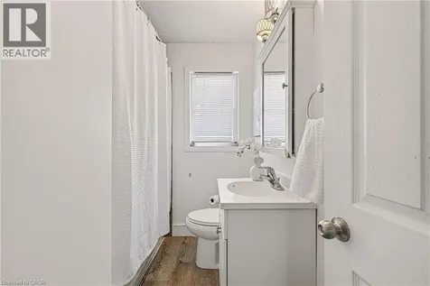 18 Willowdale Street Brantford ON N3T 5L7