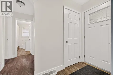 18 Willowdale Street Brantford ON N3T 5L7