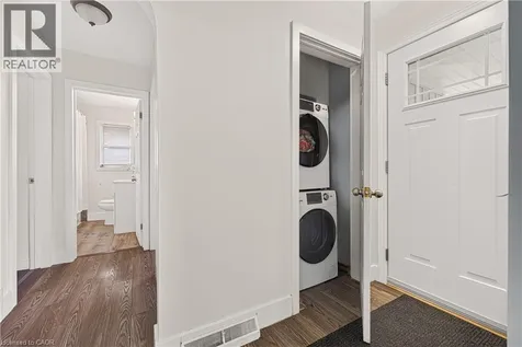 18 Willowdale Street Brantford ON N3T 5L7