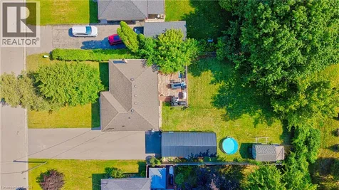 18 Willowdale Street Brantford ON N3T 5L7