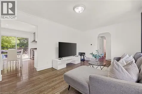 18 Willowdale Street Brantford ON N3T 5L7