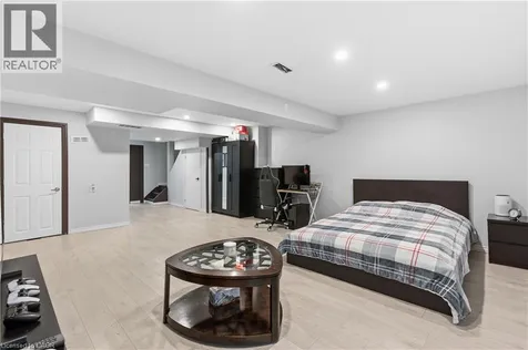 35 Thames Way Mount Hope ON L0R 1W0