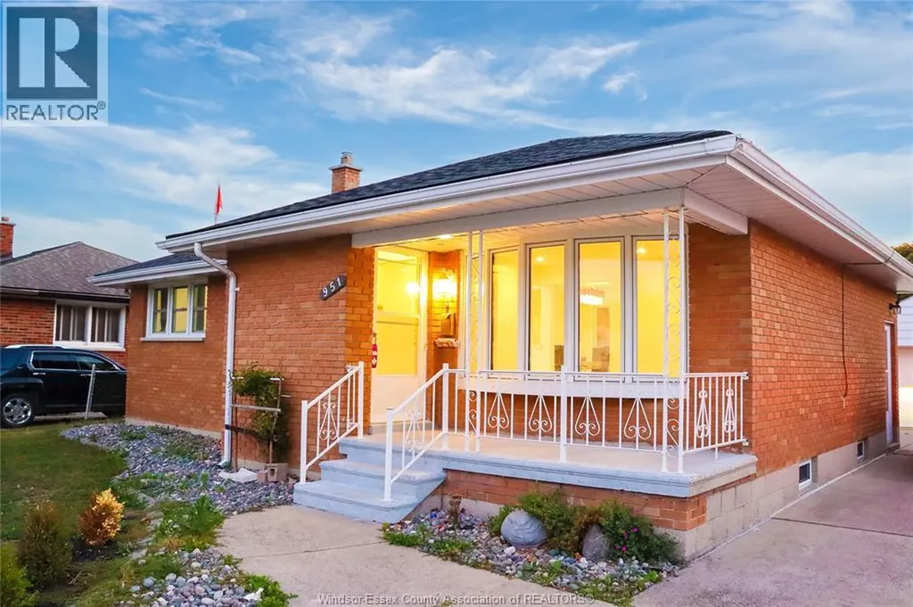 951 Riverdale Windsor ON N8S 4C4
