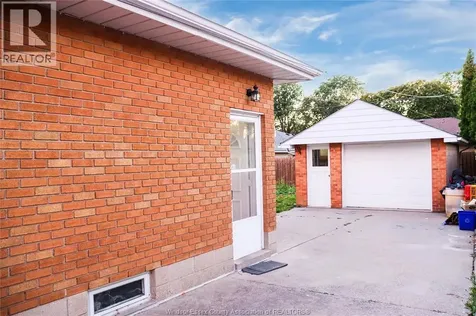 951 Riverdale Windsor ON N8S 4C4