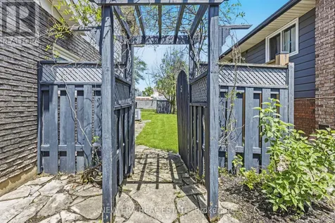 5 Shetland Crescent St. Catharines (e. Chester) ON L2P 3P6