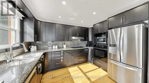 156 Brammar Street Newmarket (glenway Estates) ON L3Y 7T3