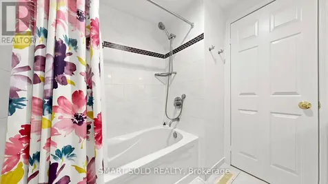 156 Brammar Street Newmarket (glenway Estates) ON L3Y 7T3
